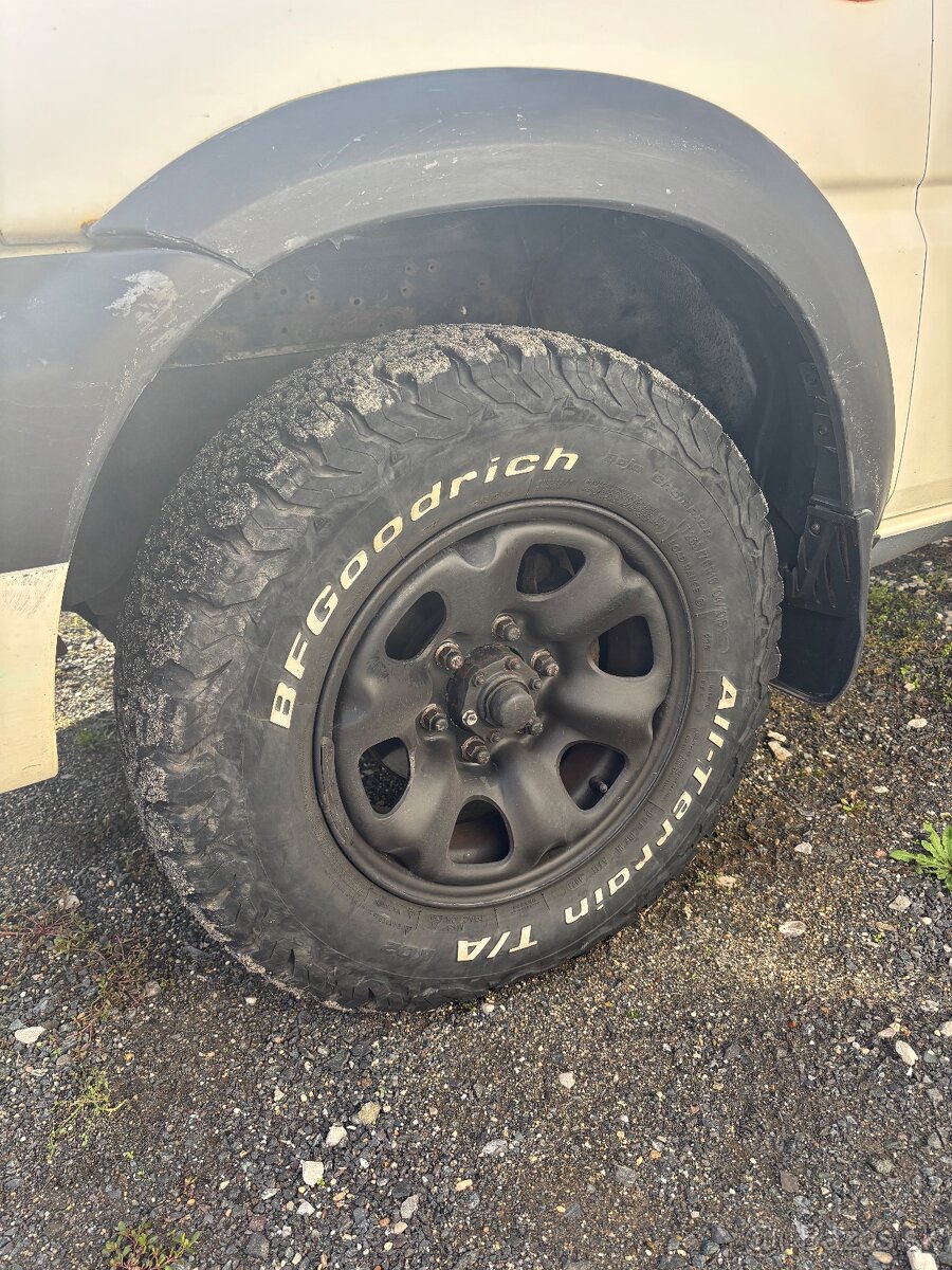 Predám Nissan terrano - 4