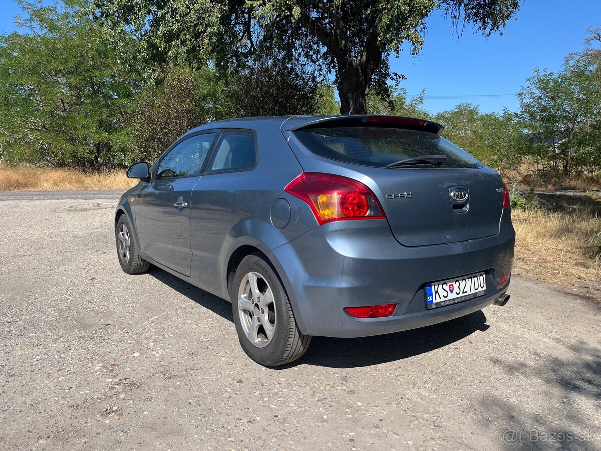 Kia pro ceed 1.6 crdi - 4