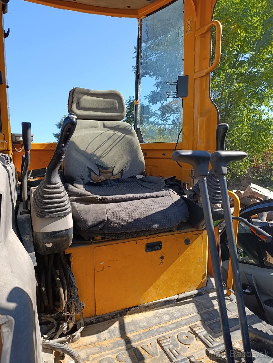 Predám pásový bager Komatsu 3.5t , 2007 - 4