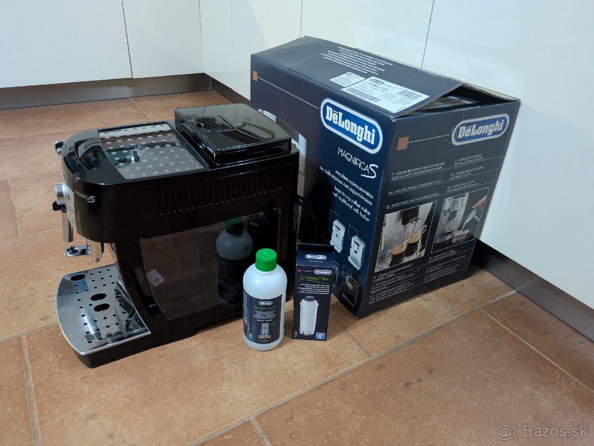 DeLonghi Magnifica S ECAM 22.110.B - 4
