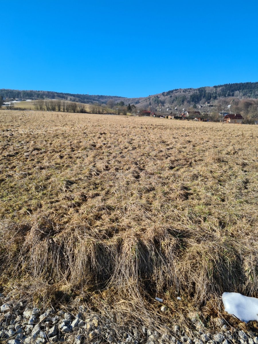 POZEMOK NAD OBCHVATOM - SÍDLISKO DRUŽBA - 4