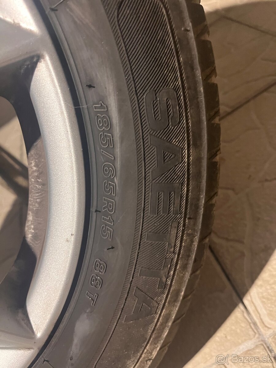 Predám 4x letné gumy na diskoch 185/65 R15 - 4
