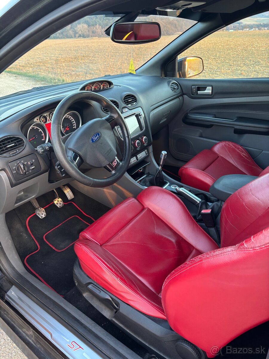 Ford Focus st 2.5 - 4