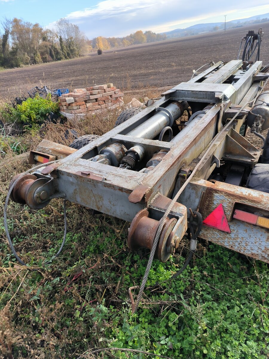 Nosic kontajnerov - 4