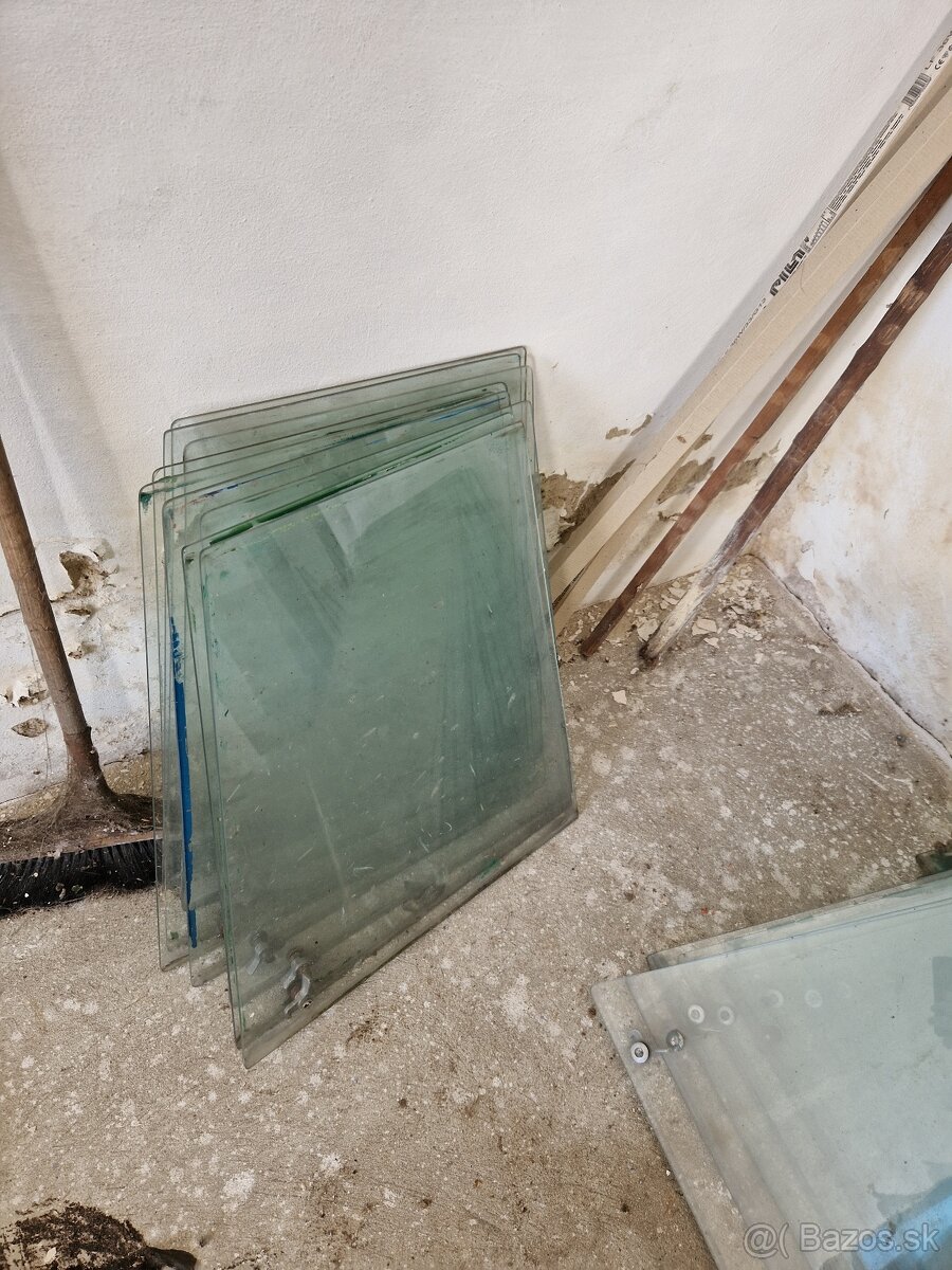 Multicar M25 bočné sklo zadne sklo - 4