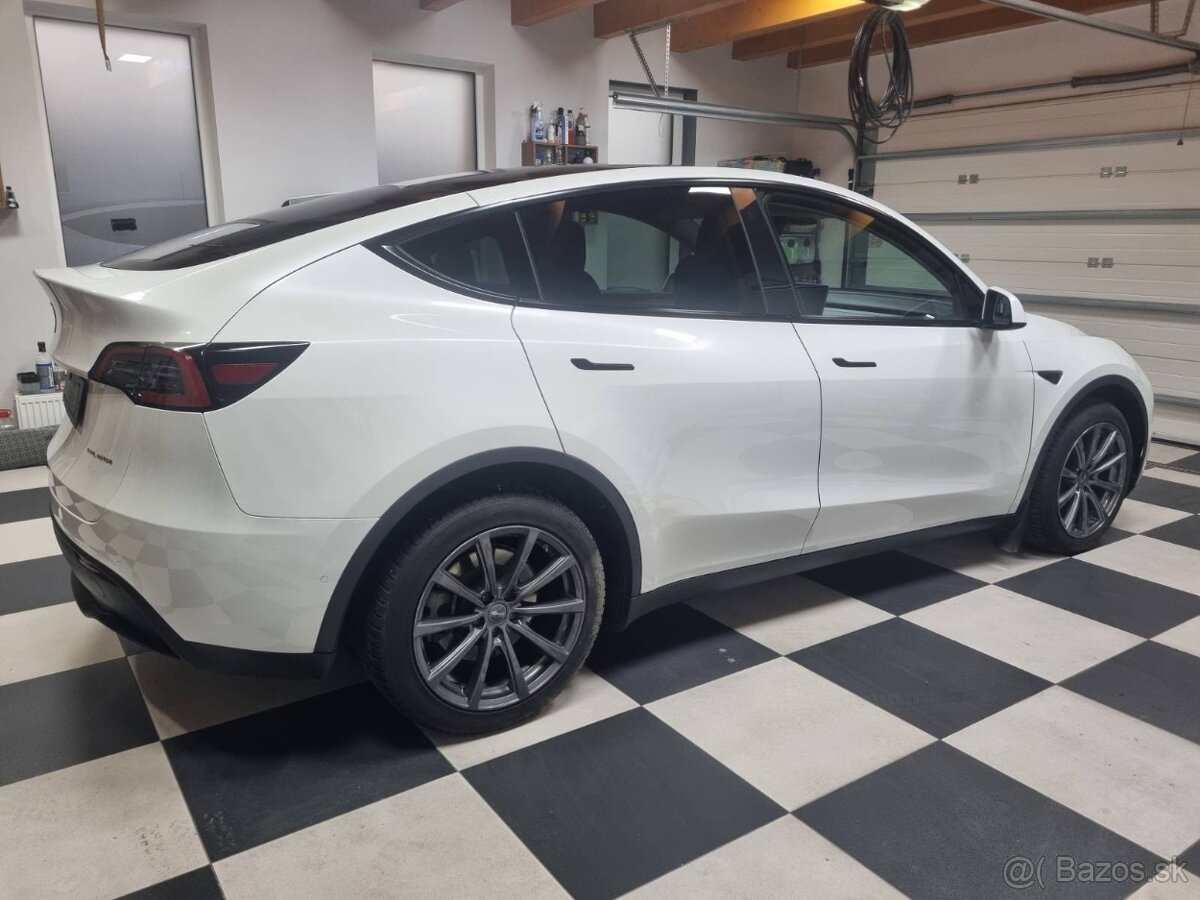 Tesla Model Y LONG RANGE 4x4 - 4