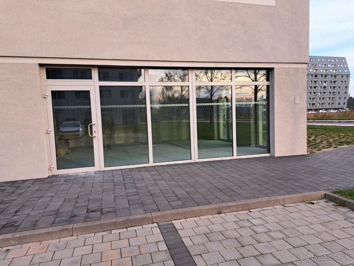 Obchodný priestor v Novostavbe - Ružinov - 4