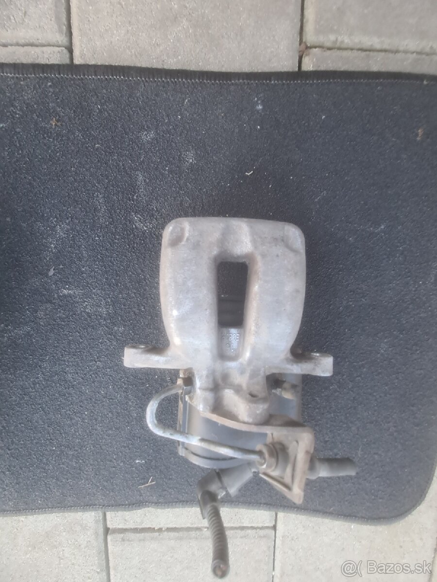 Passat B6 zadne brzdove strmene - 4