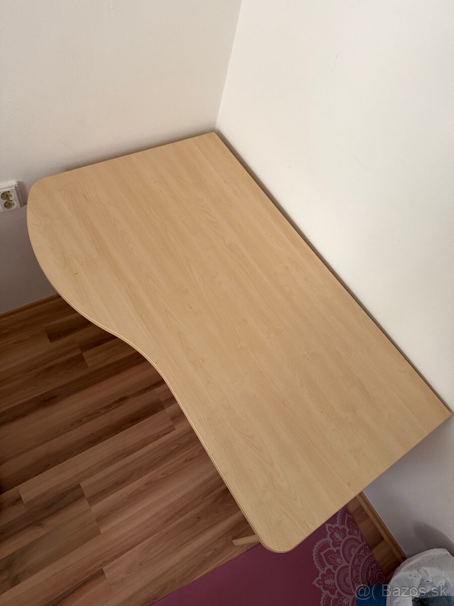 Stôl a šuflíky na kolieskach - 4