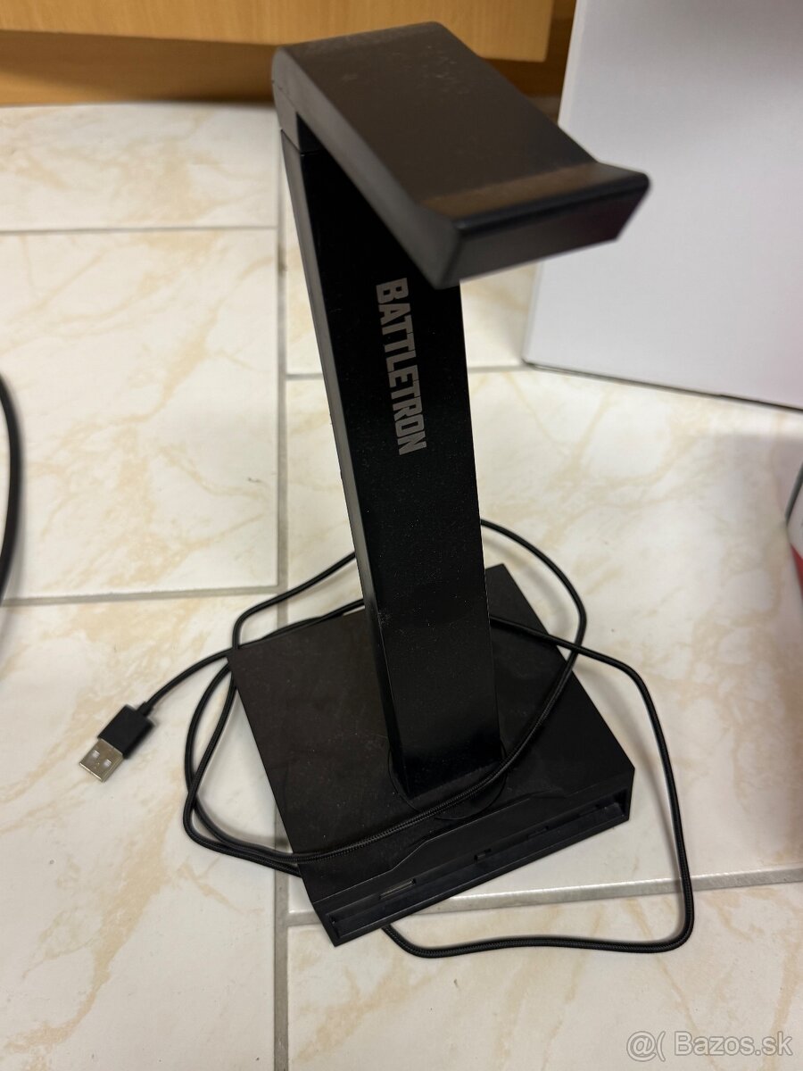Predám hernú konzolu Xbox One,ovládač,konect,sluchátka,hry.. - 4