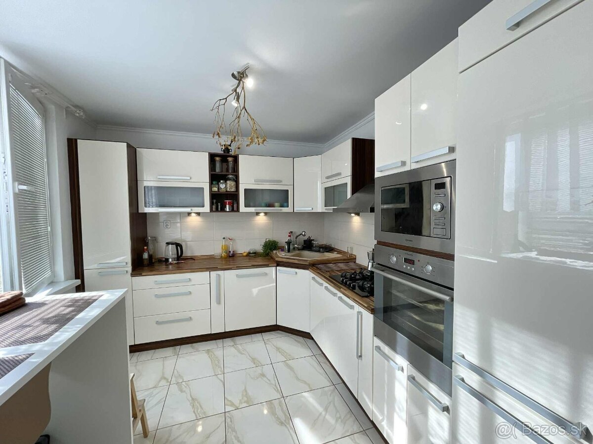 Na predaj byt 3+1 s komorou a dvomi balkónmi v meste Skalica - 4