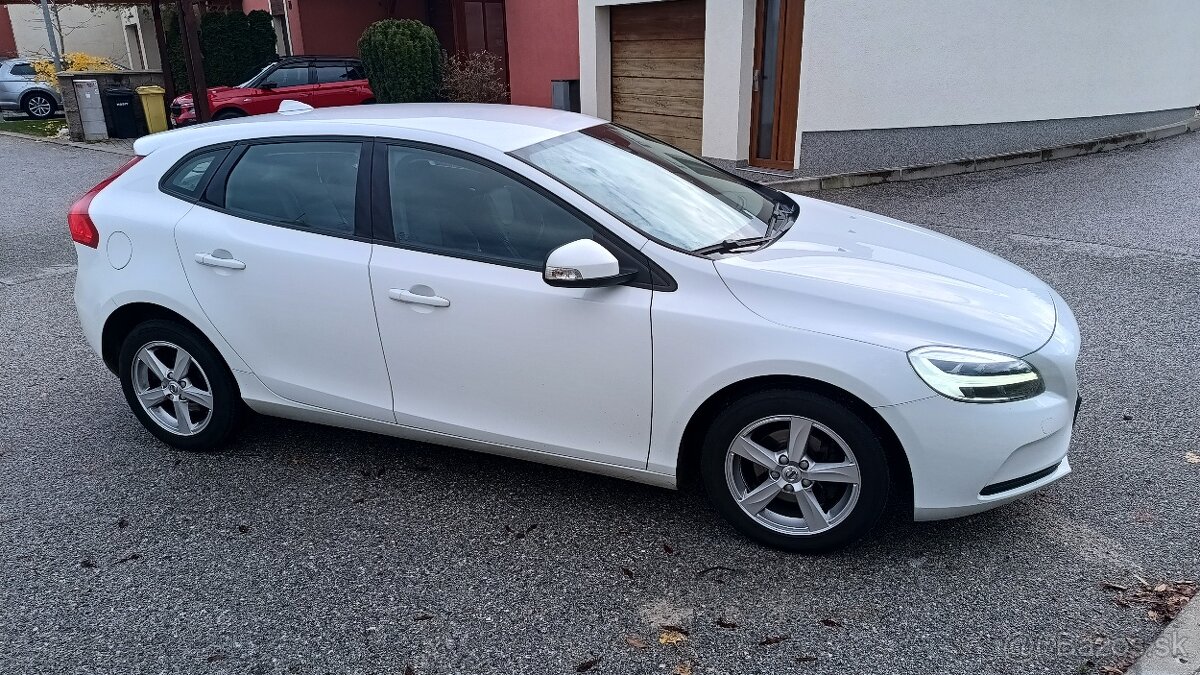 Volvo V40 D2 2.0L 120k Volvo V40 88kW M6 - 4