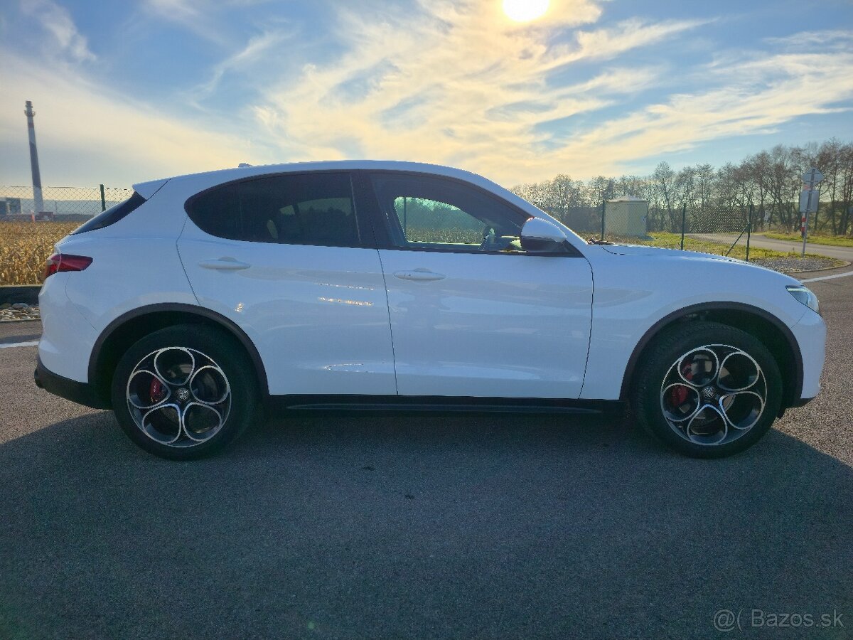 Alfa Romeo Stelvio 2.0 Q4 2022 - 4