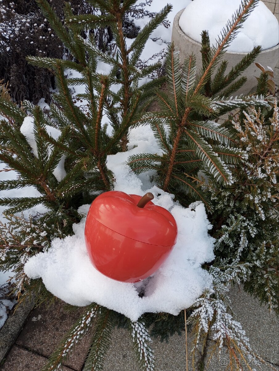 Retro červené jablko - 4