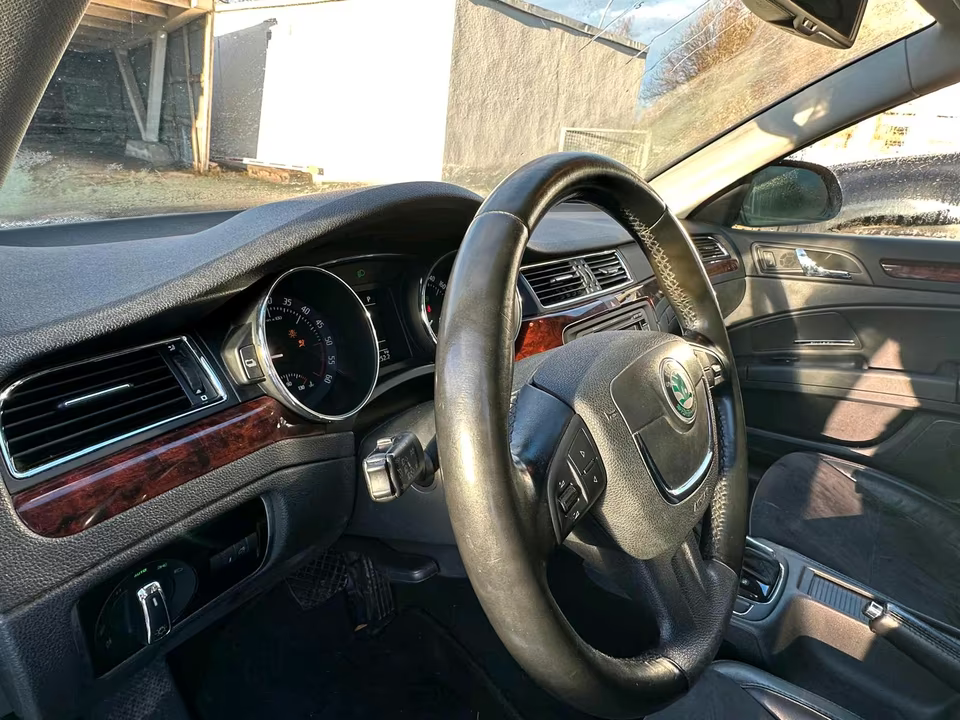 Škoda Superb Combi ELEGANCE 2.0TDi CR DSG - 4