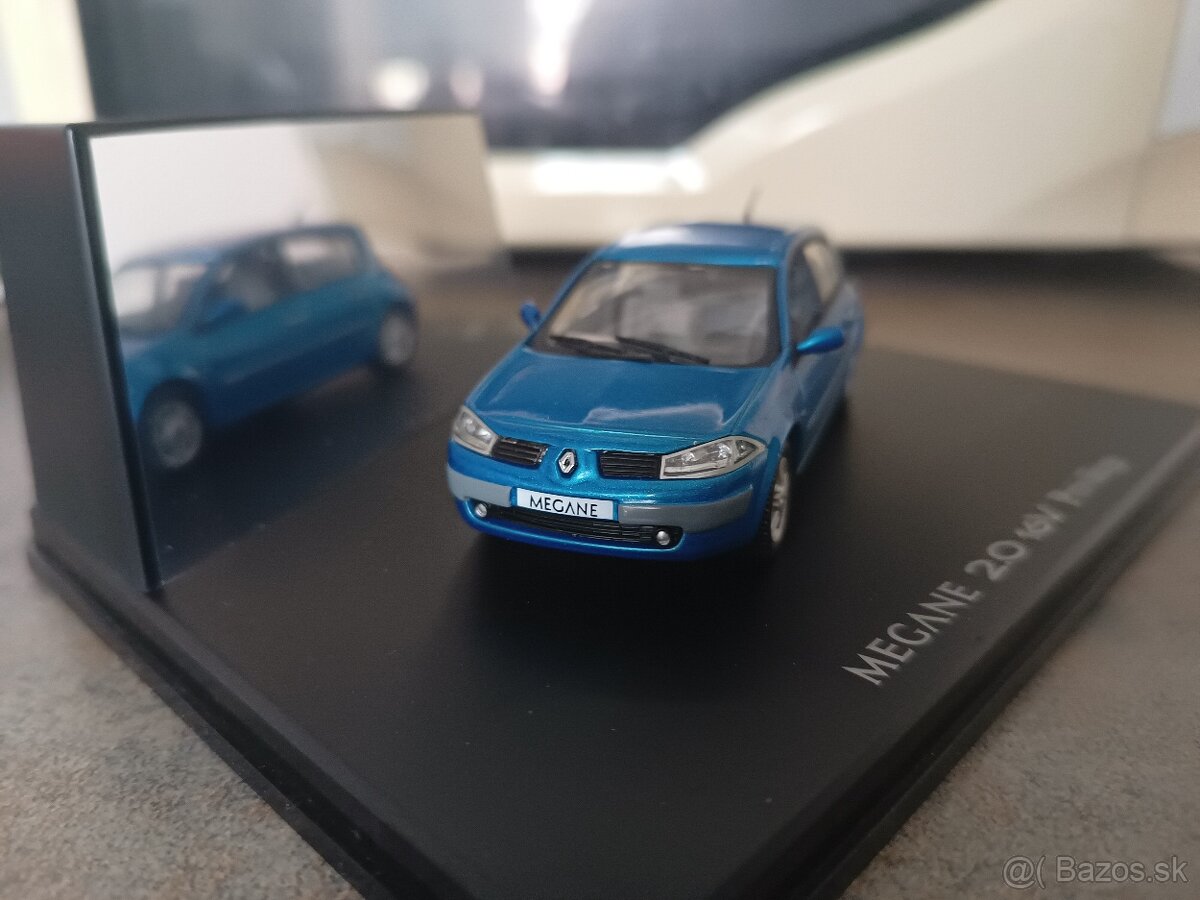 1:43 Renault Megane 2.0 16V Privilége - 4