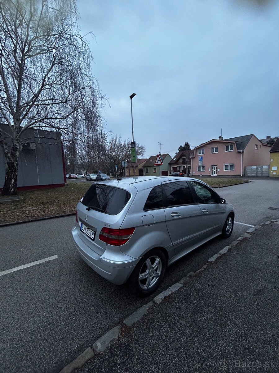 Mercedes Benz 180,automat,disel - 4