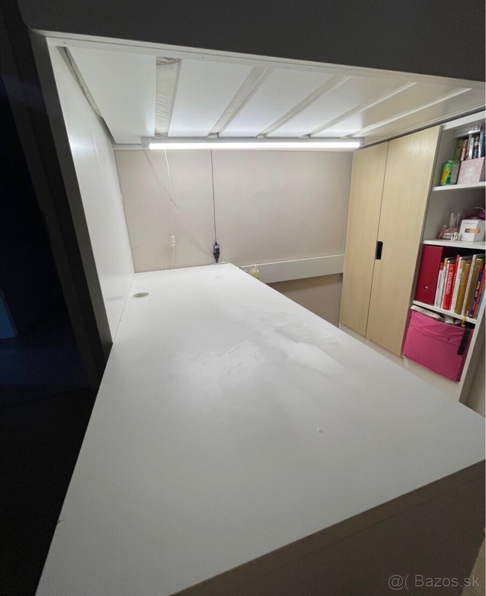 Vysoká detská posteľ so stolom a zásuvkami - 4