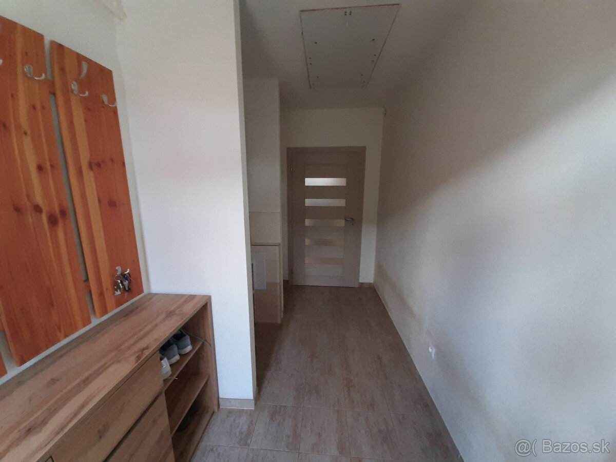 Predaj 3 izbový rodinný dom v BB - 4