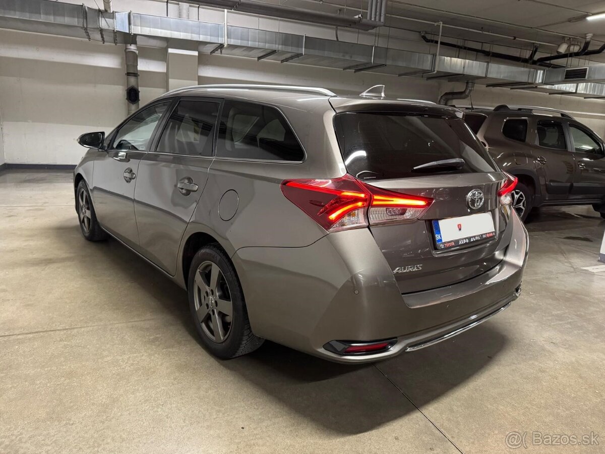 Toyota Auris combi 1,6 97kW 85000km slovák Full LED - 4