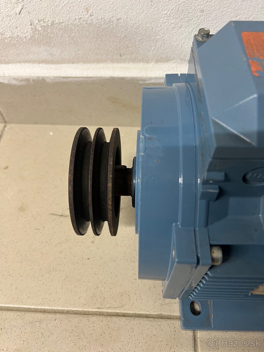 Predám motory ABB - 4