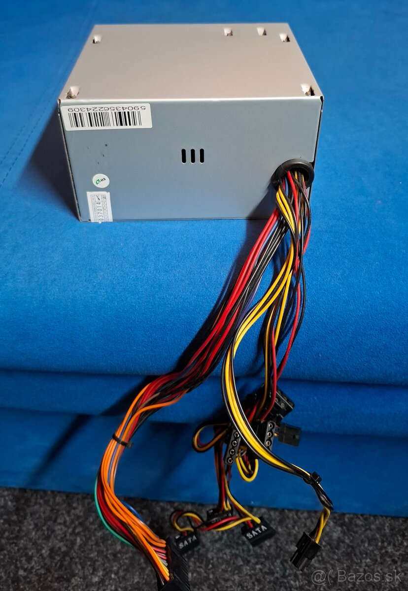 Predám PC zdroj iBox Cube Max 450W - 4