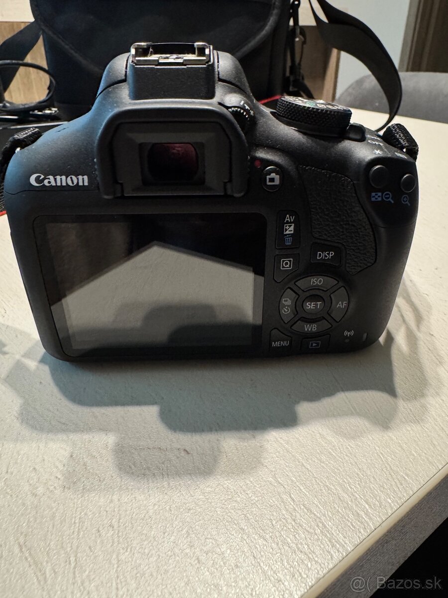 Canon EOS 2000D - 4