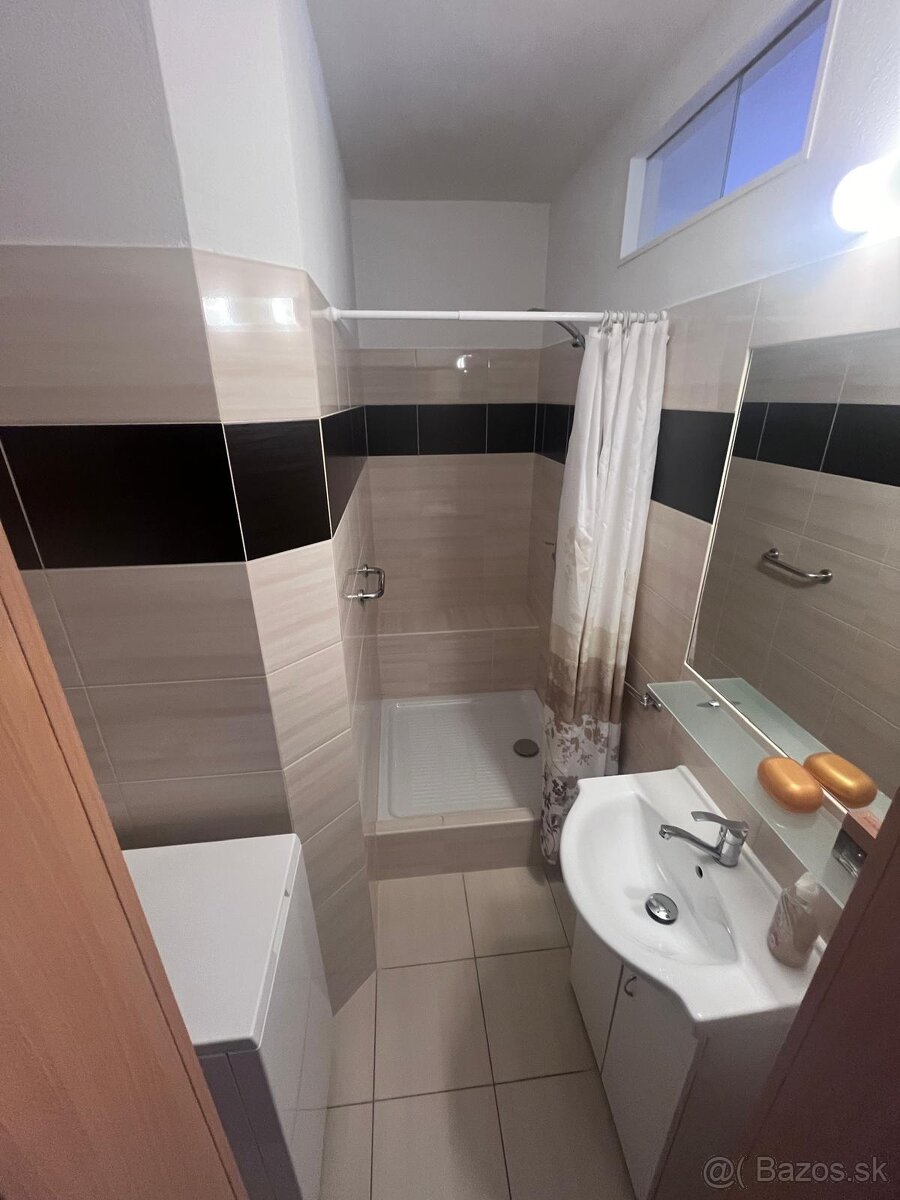 Prenajmem 2 izbový byt - 4