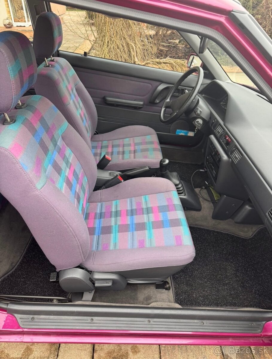 Mazda 323 - 4