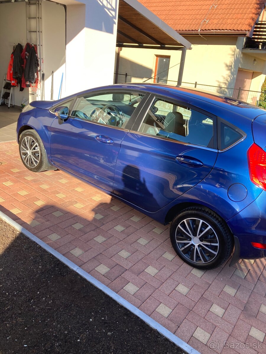 Predám Ford fiesta 1. 25 benzín - 4