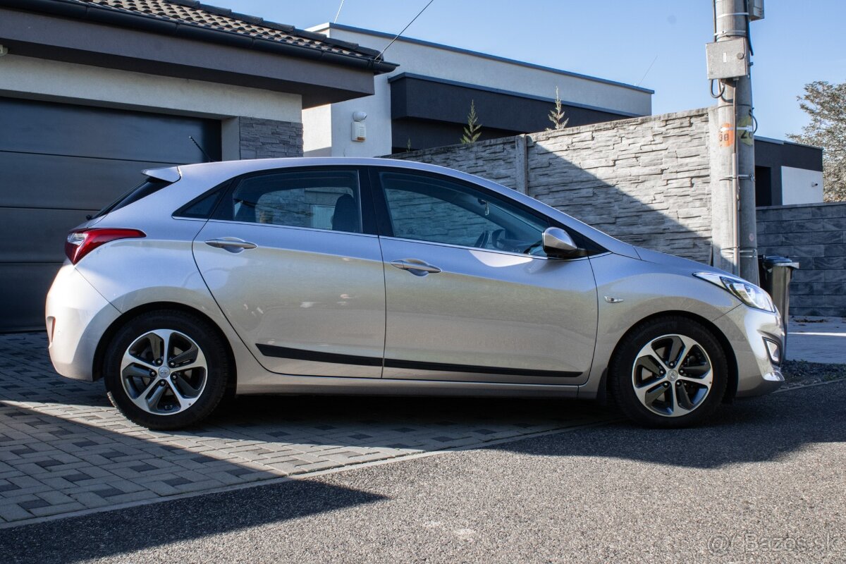 Hyundai i30 1.6 CRDi DOHC 16V Family 84tis. km - 4