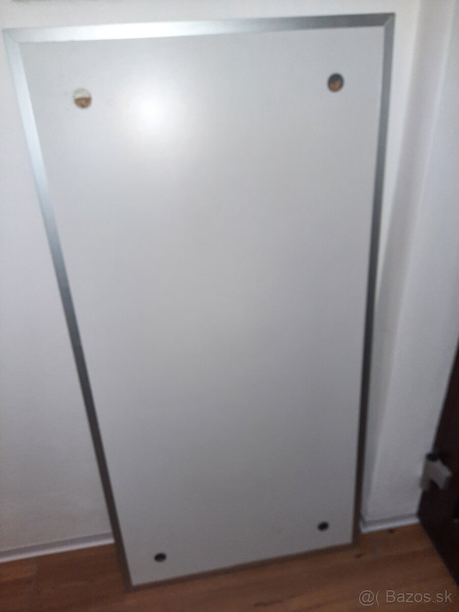 Predám zrkadlo v striebornom prevedení rozmer 129x64cm - 4