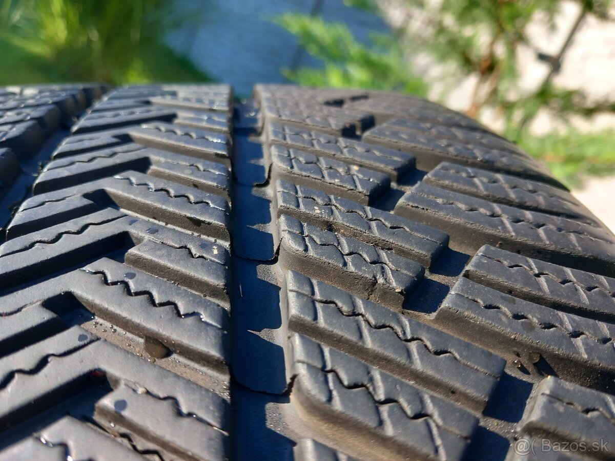 235/40 r19 zimne pneu michelin - 4