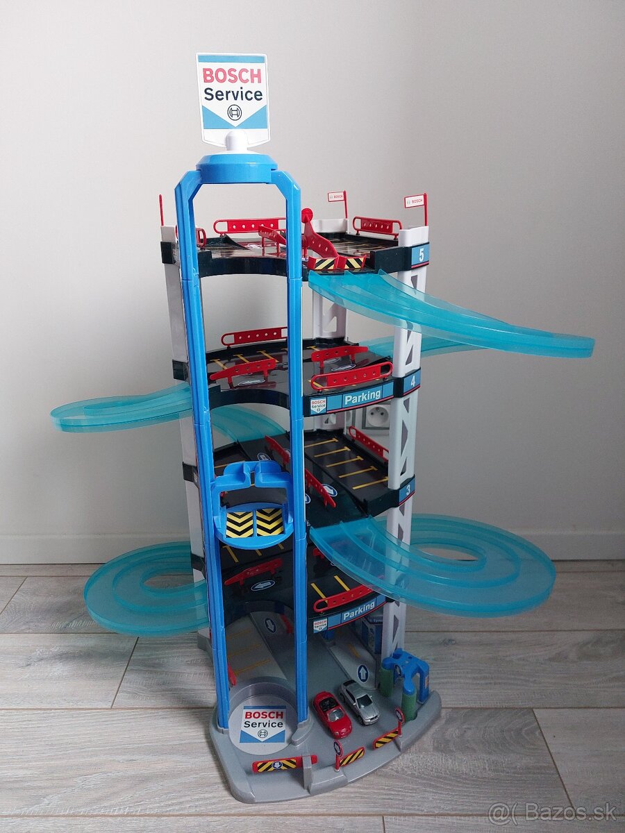 Päťposchodová parkovacia garáž Bosch Car Service - 4