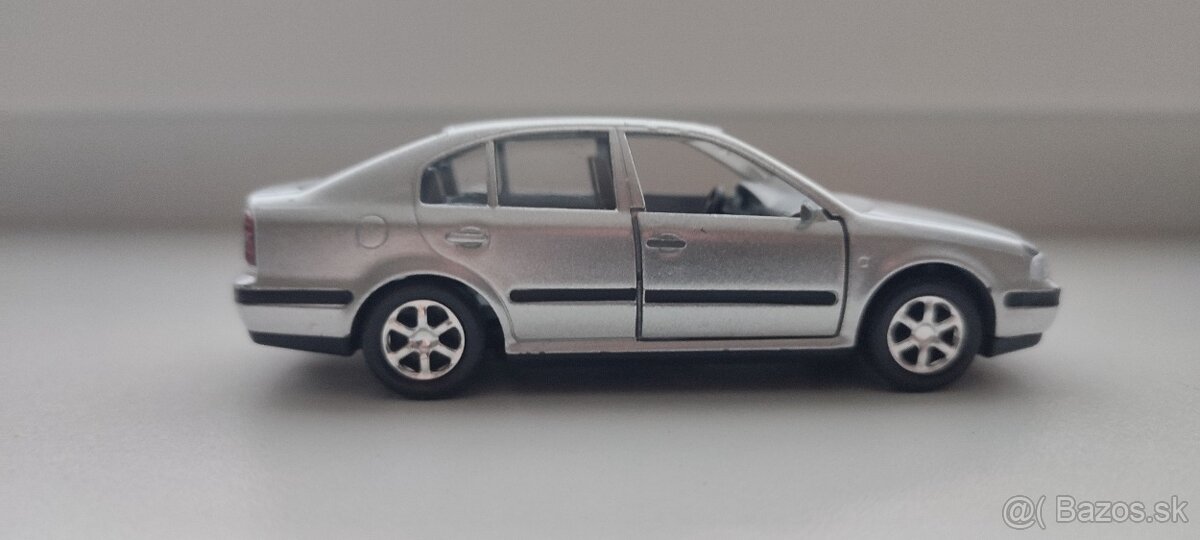 Škoda Octavia mk1 1:43 KADEN - 4