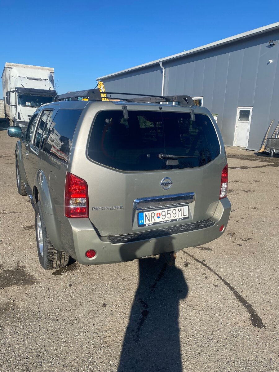 Nisan pathfinder - 4