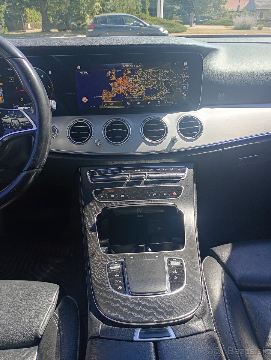 Predám Mercedes E220 ročník 2021 Virtual Matrix - 4