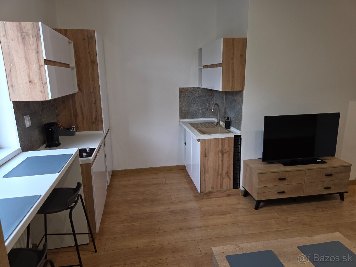 Krátkodobý Prenájom Apartmán v BB od 3hod - 4