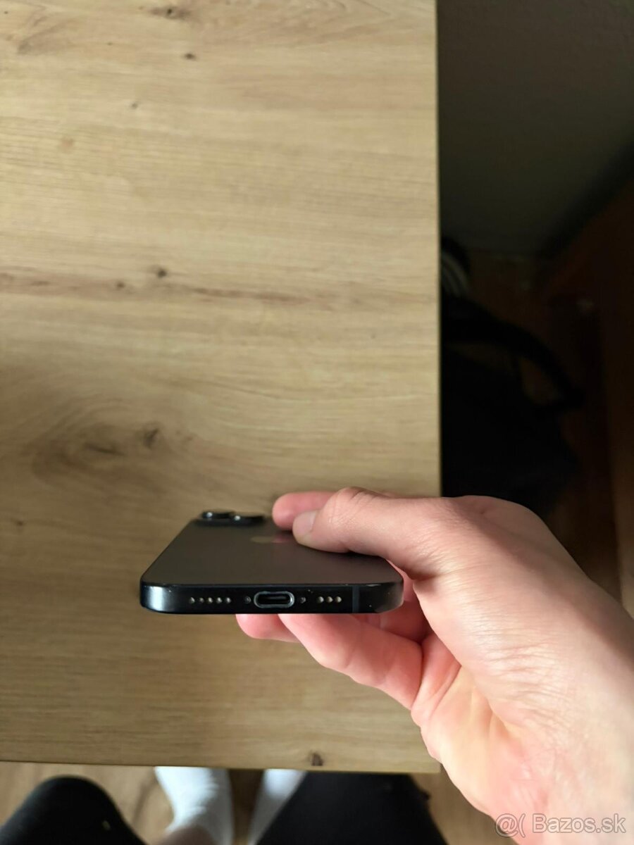 iPhone 15 128 GB čierny PREDÁM - 4