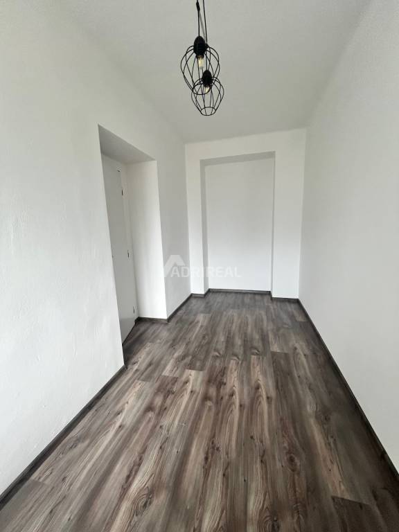 NOVÁ CENA: 3i byt s dvoma balkónmi; 63,6 m2; Zvolen-Centrum; - 4