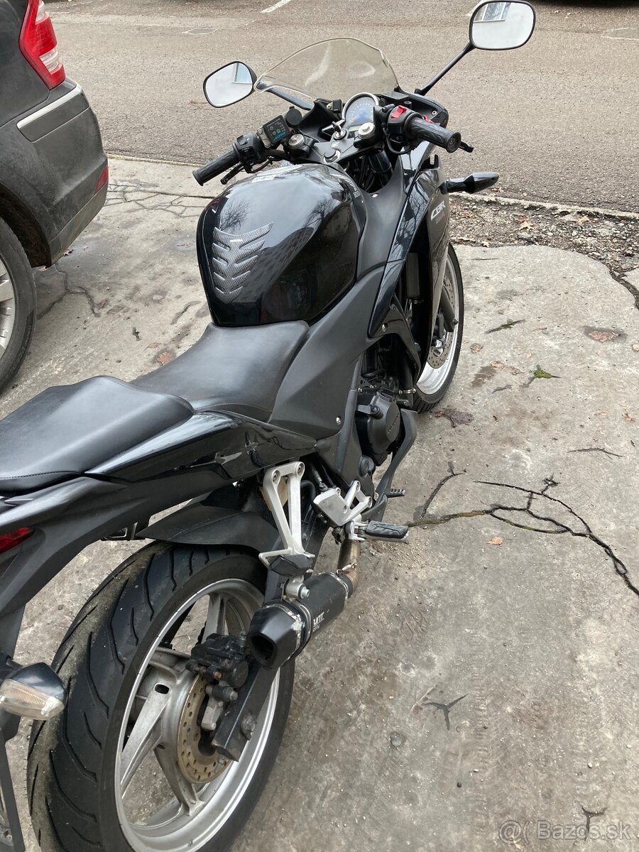 Honda cbr 250r - 4