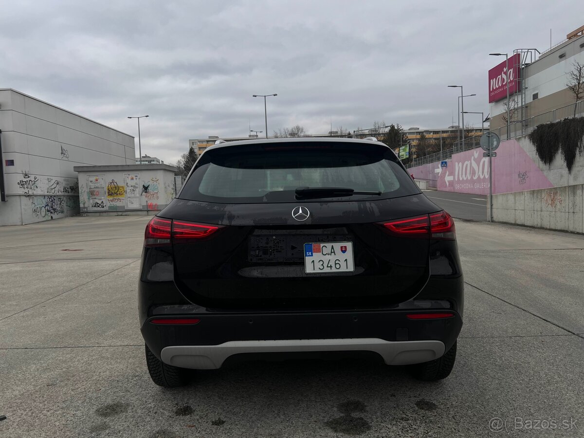 Mercedes Benz GLA180 A/T - 4