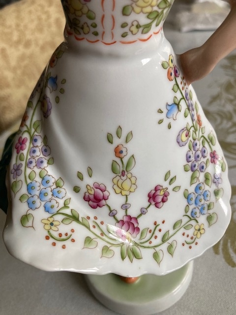 Zsolnay soška tanečnice - 4