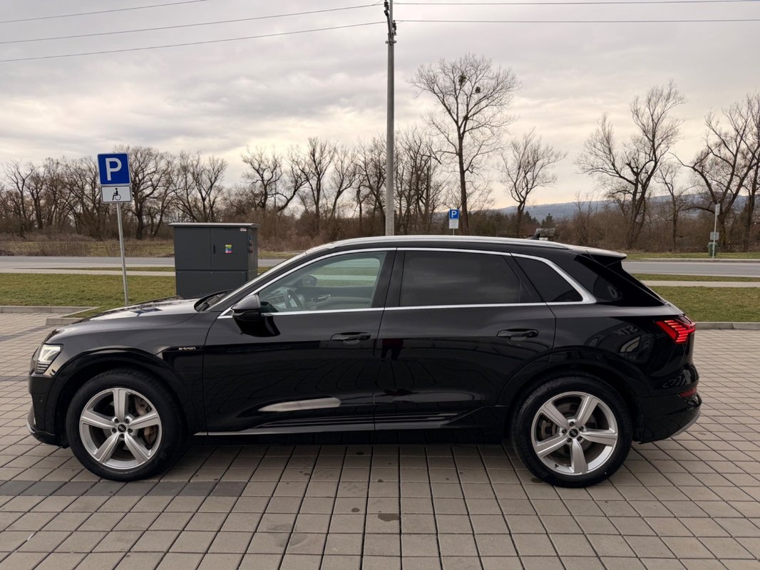 Audi E-tron 50 quattro S line - 4