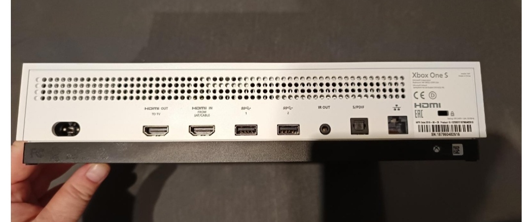 Xbox one s+ovládač a kabel - 4