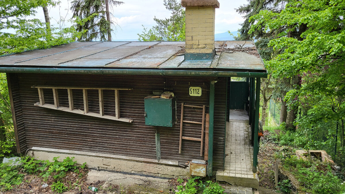 Záhrada s chatkou v Dúbravke Plocha 423 m² - 4