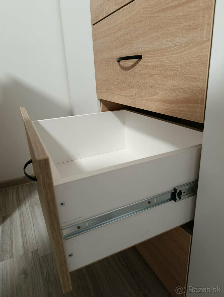 Komoda - 4