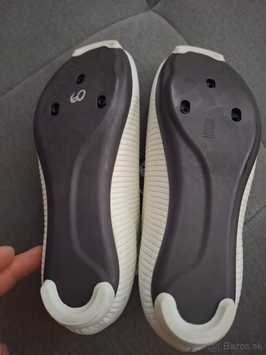 Adidas a Spezialized - 4
