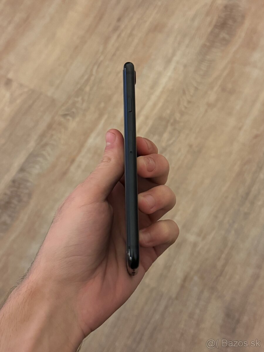 iPhone SE 2020 Black - 4