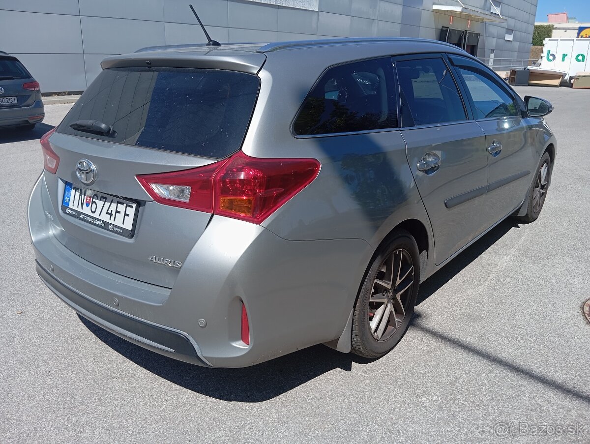 Toyota Auris TS - combi 1,6benzín, SR,EXECUTIVE,2x kolá - 4